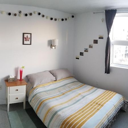Very Nice, Clean And Quiet Double Room Next To Downtown มอนทรีอัล ภายนอก รูปภาพ