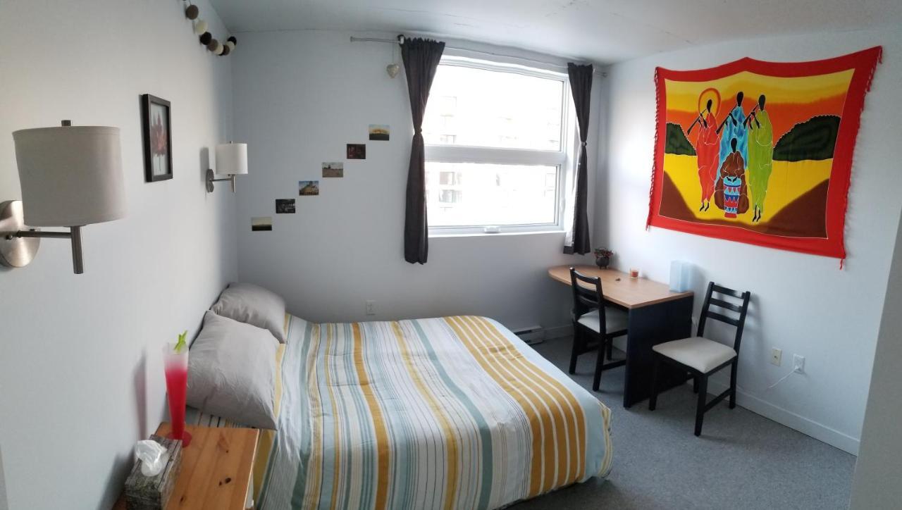 Very Nice, Clean And Quiet Double Room Next To Downtown มอนทรีอัล ภายนอก รูปภาพ